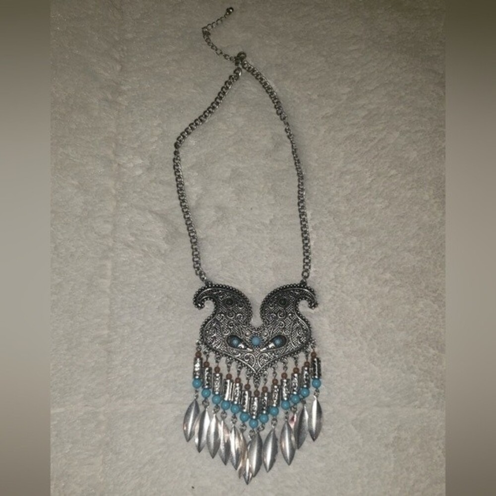 Silver and Turquoise color Necklace 14"